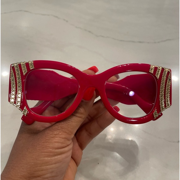 Luxury Fashion Frames - Picture 2 of 5